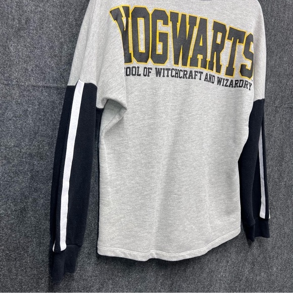 Harry Potter Hogwarts School of Witchcraft Grey/Black Sweater Size M - Picture 11 of 13